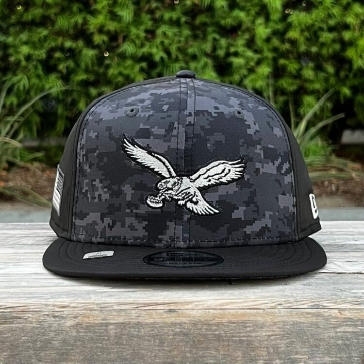 New Era Philadelphia Eagles Throwback 2026 Salute to Service Snapback 950