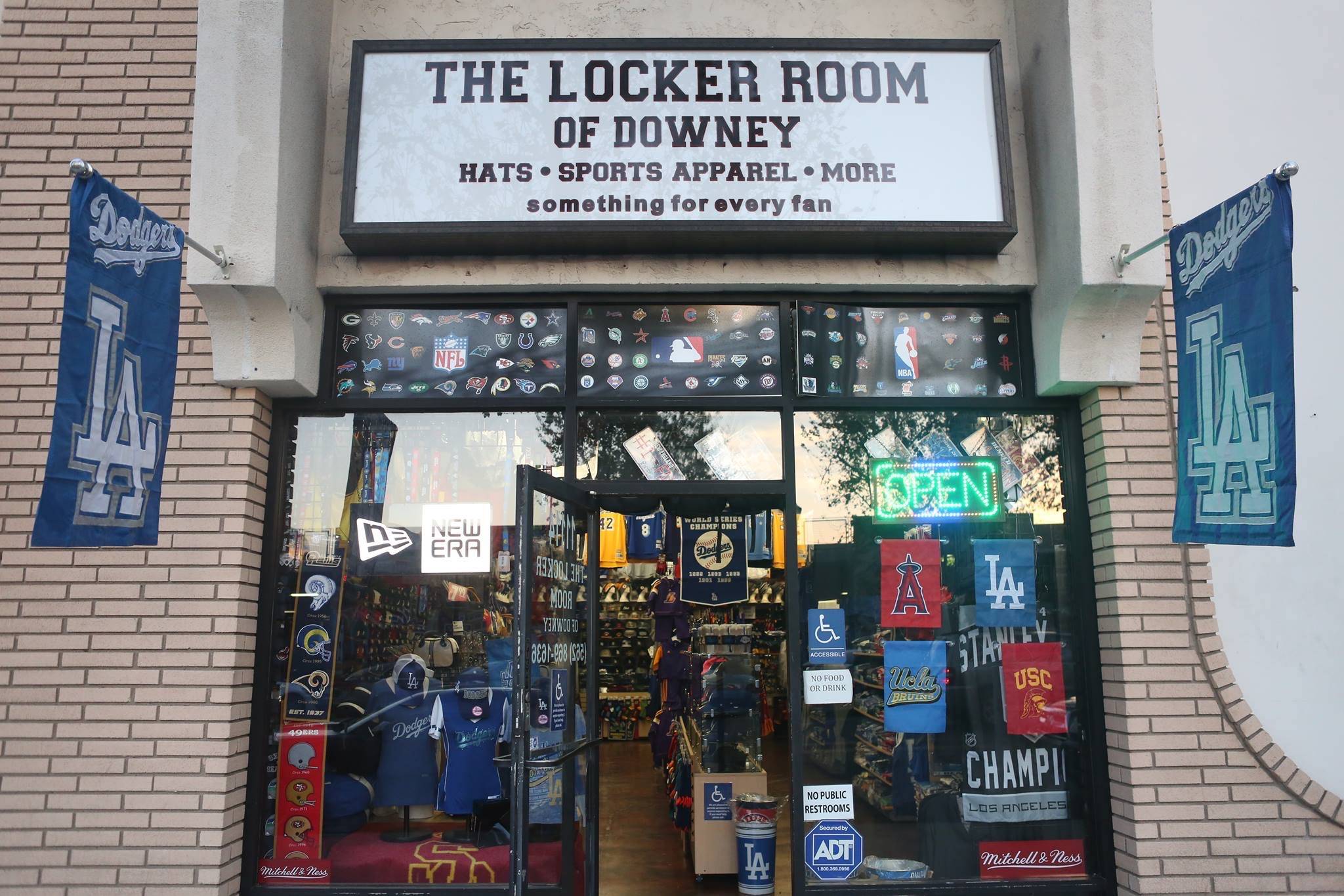 LA Dodgers Red/Black 950 - The Locker Room of Downey