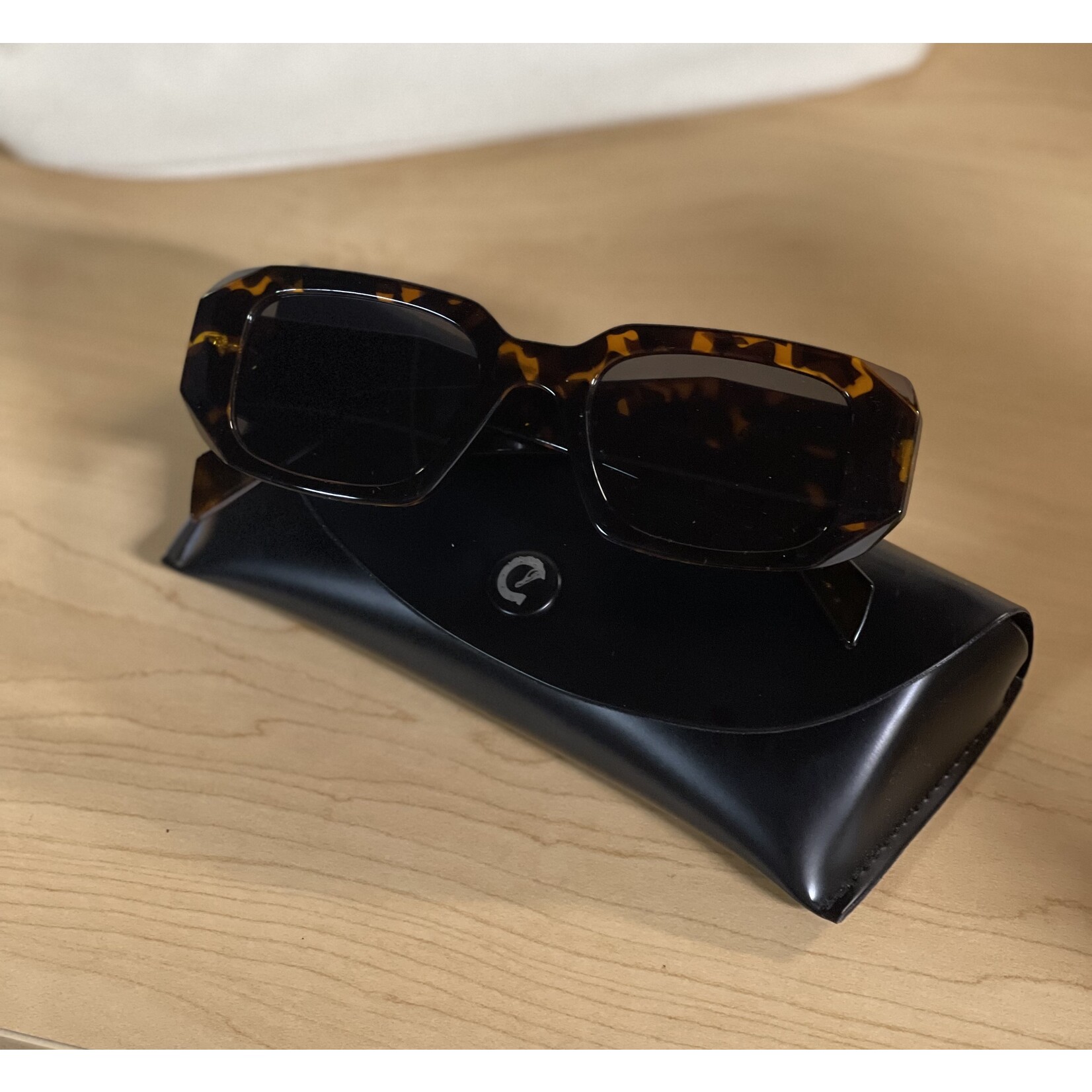 UV400 Protective Sunglasses For Men And Women Designer Full Frame Square  Plate With Retro Style And Fashionable Features From Aawqq, $35.09