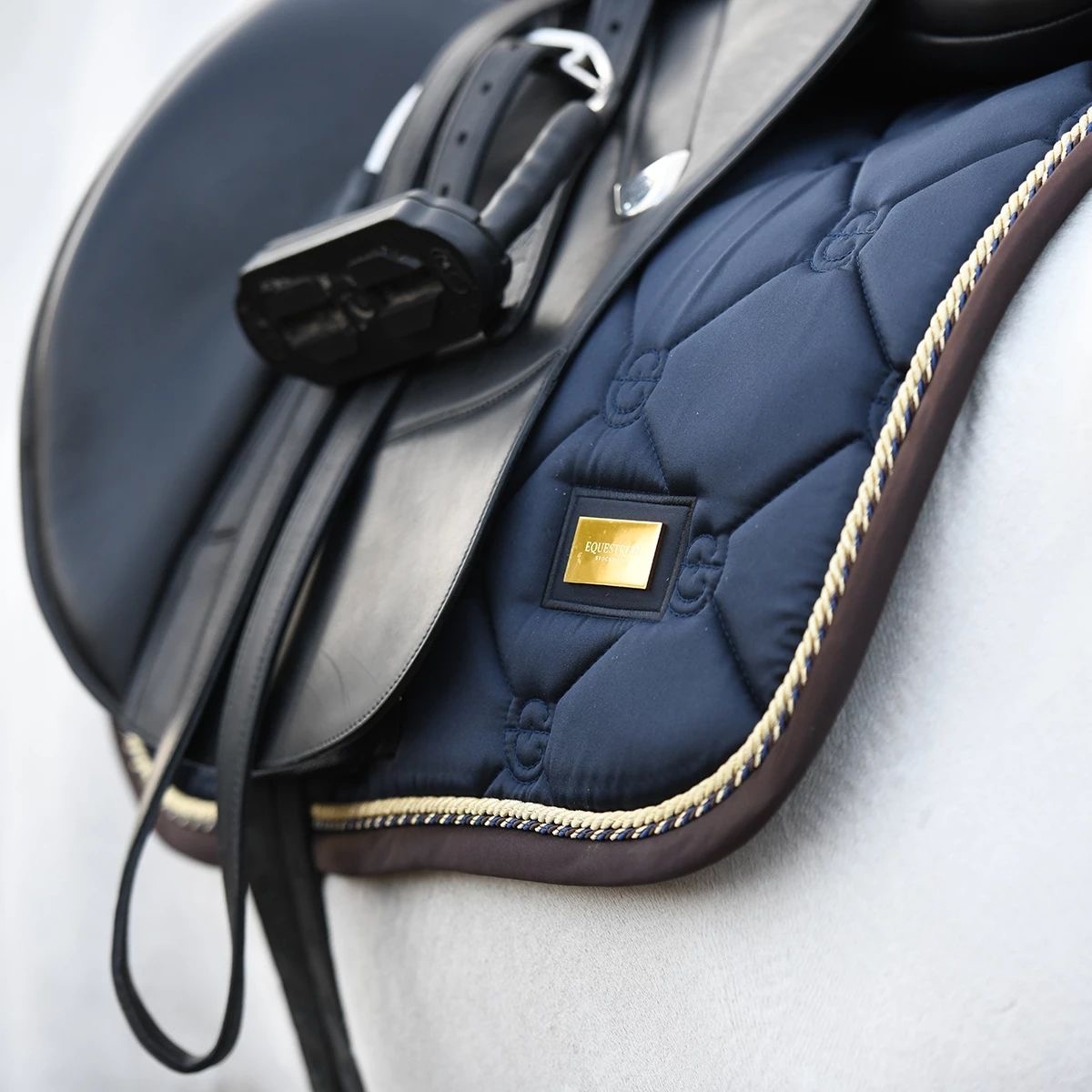 Navigating the Saddle Pad Spectrum: A Comprehensive Guide to Equestrian Comfort