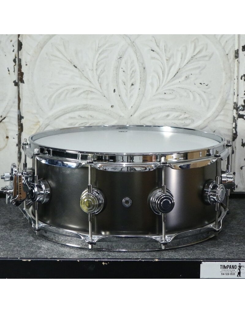 DW Used DW Collector's Thin Black Nickel Over Brass Snare Drum 14X5.5in