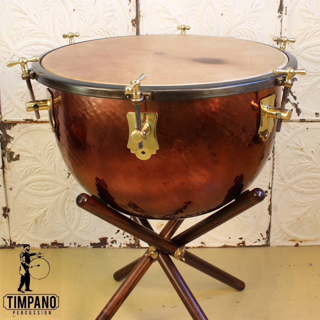 Timbale Baroque Adams avec support en bois et peau de veau 23po