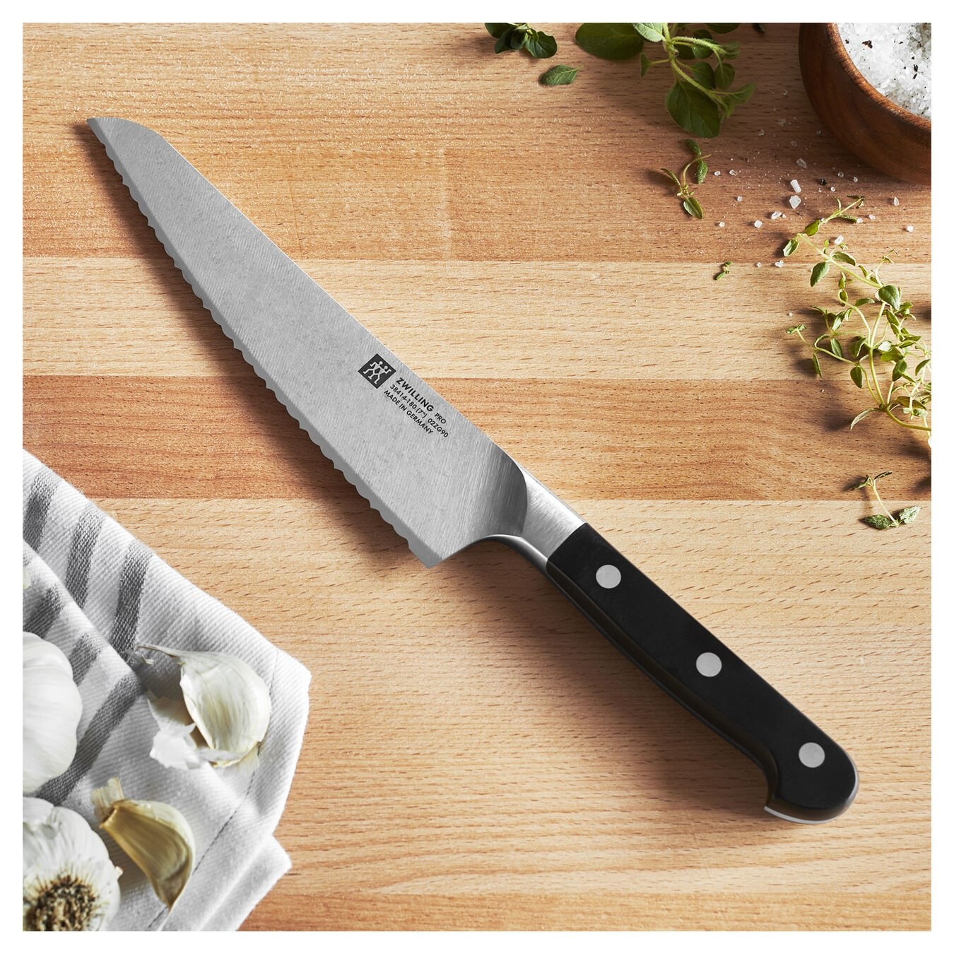 ZWILLING Pro Ultimate Prep Knife, 5.5-inch, Black/Stainless Steel