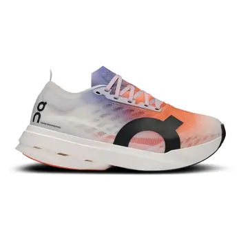 ON On Cloudboom Strike Homme