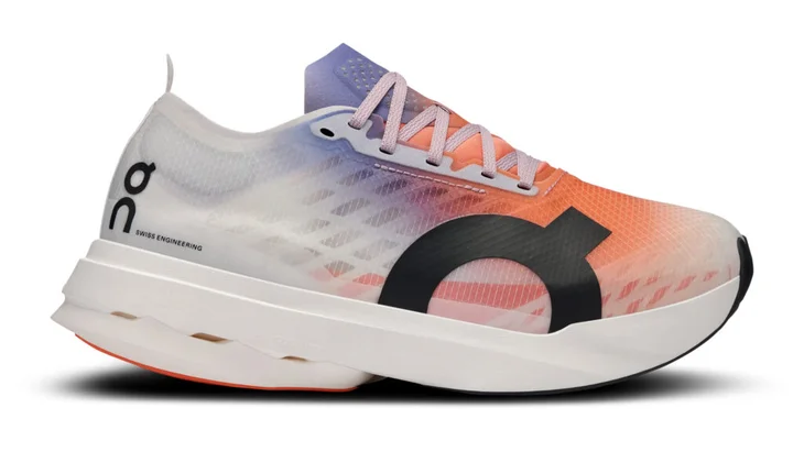 ON On Cloudboom Strike Man