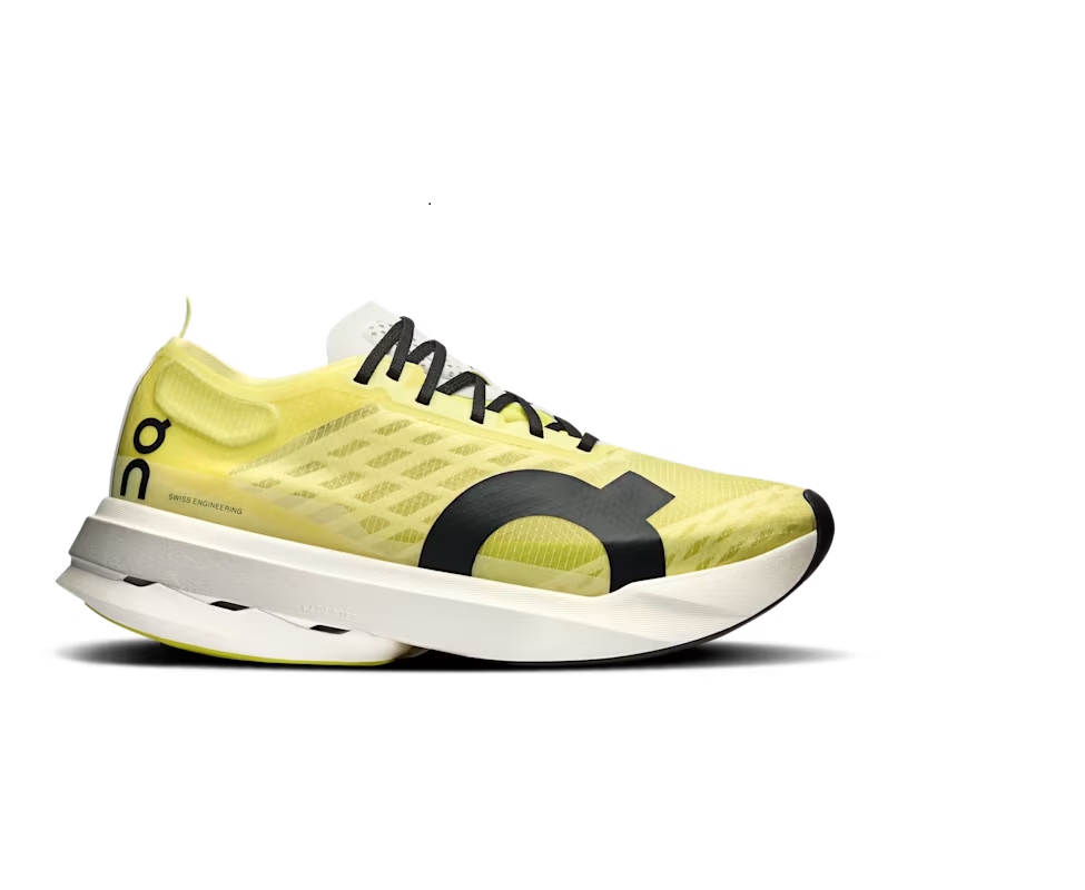 ON On Cloudboom Strike Man