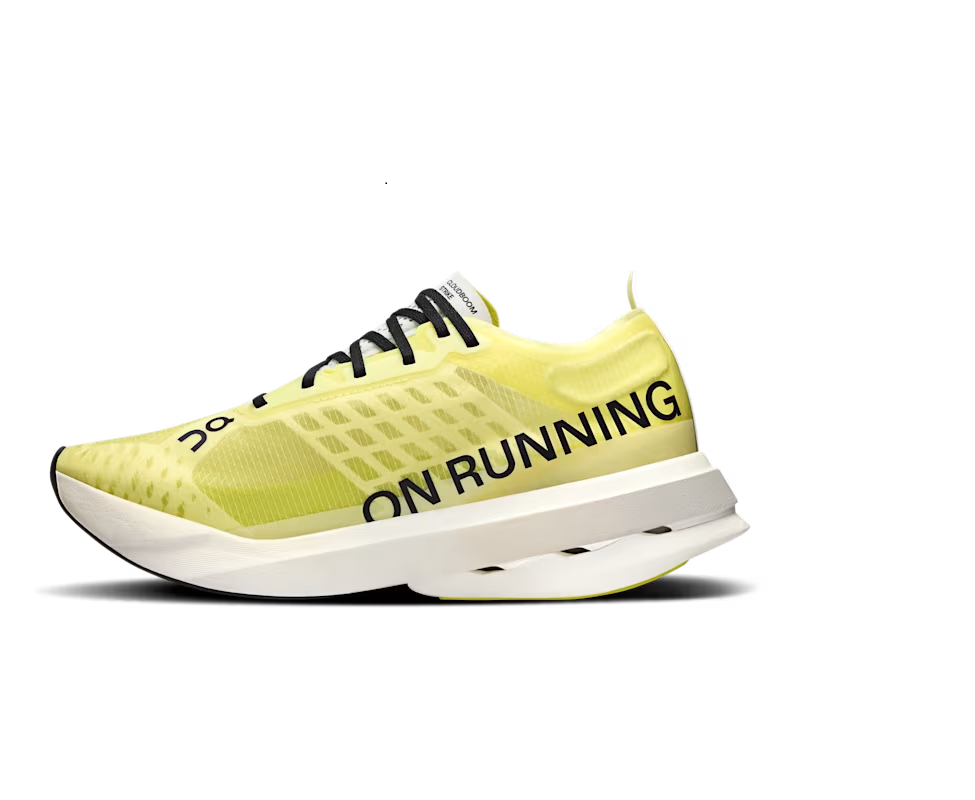 ON On Cloudboom Strike Man