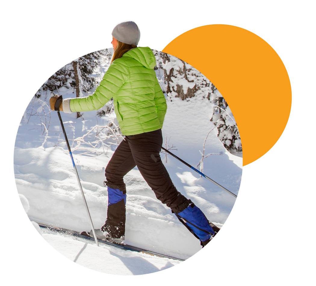 Profitez de l'hiver en <span style="color:#f79f1d;">faisant du ski </span>