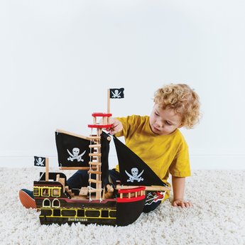 le toy van barbarossa pirate ship