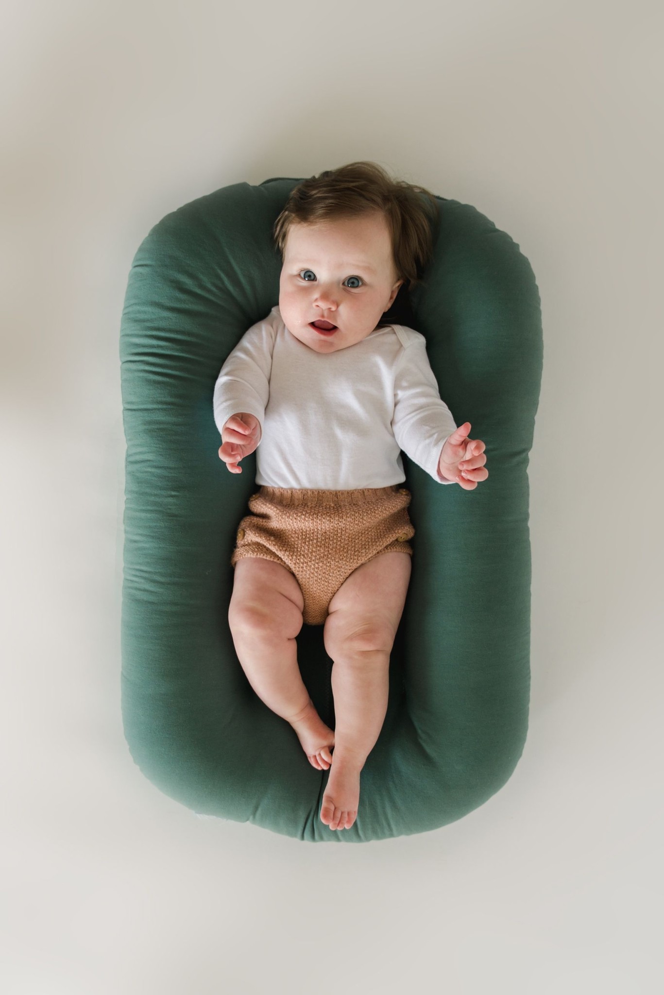 Snuggle Me Organic Sensory Lounger, Moss Charlotte et Charlie