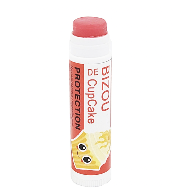 Gom.mee GOM.MEE - KISS Protective Lip Balm, Caramel Cupcake Strawberry Red