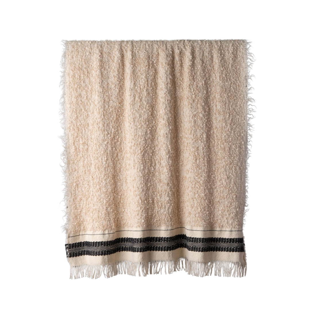 Cicatrice Throw in White (41"x79")