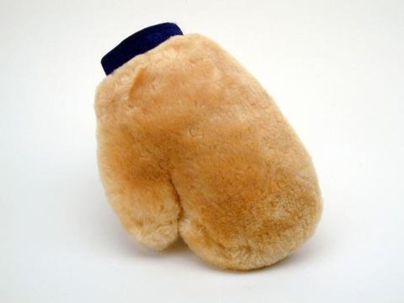 ECP 100% Sheepskin Groom Mitt - Absorbs dust from horse, boots and even your show coat. Air dry or dry under low heat.