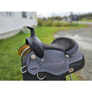 15.5" - Wide Gently Used Western Trail/Pleasure Saddle