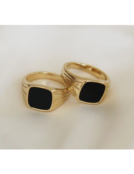 Black Signet Ring Gold 7