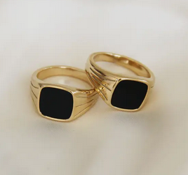 Black Signet Ring Gold 7
