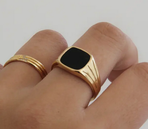 Black Signet Ring Gold 7