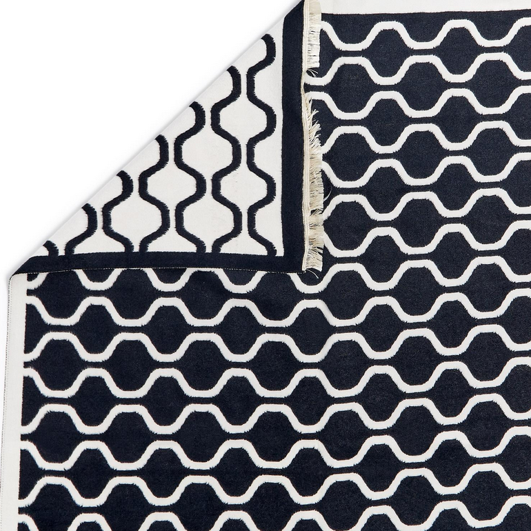 Two's Company Incredible Soft Scarf in Black and White - Trellis