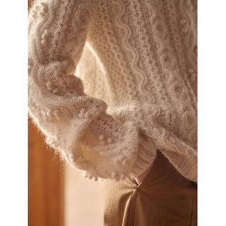 Laine Entwined: Cables, Lace and Knitted Textures by Meiju Kallio