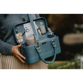 Della Q dellaQ Maker's Train Case