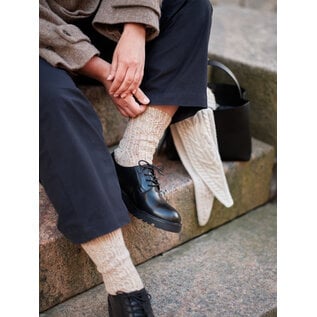Laine Sari Nordlund: Foundations 20 KNITTED ACCESSORIES