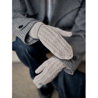 Laine Sari Nordlund: Foundations 20 KNITTED ACCESSORIES