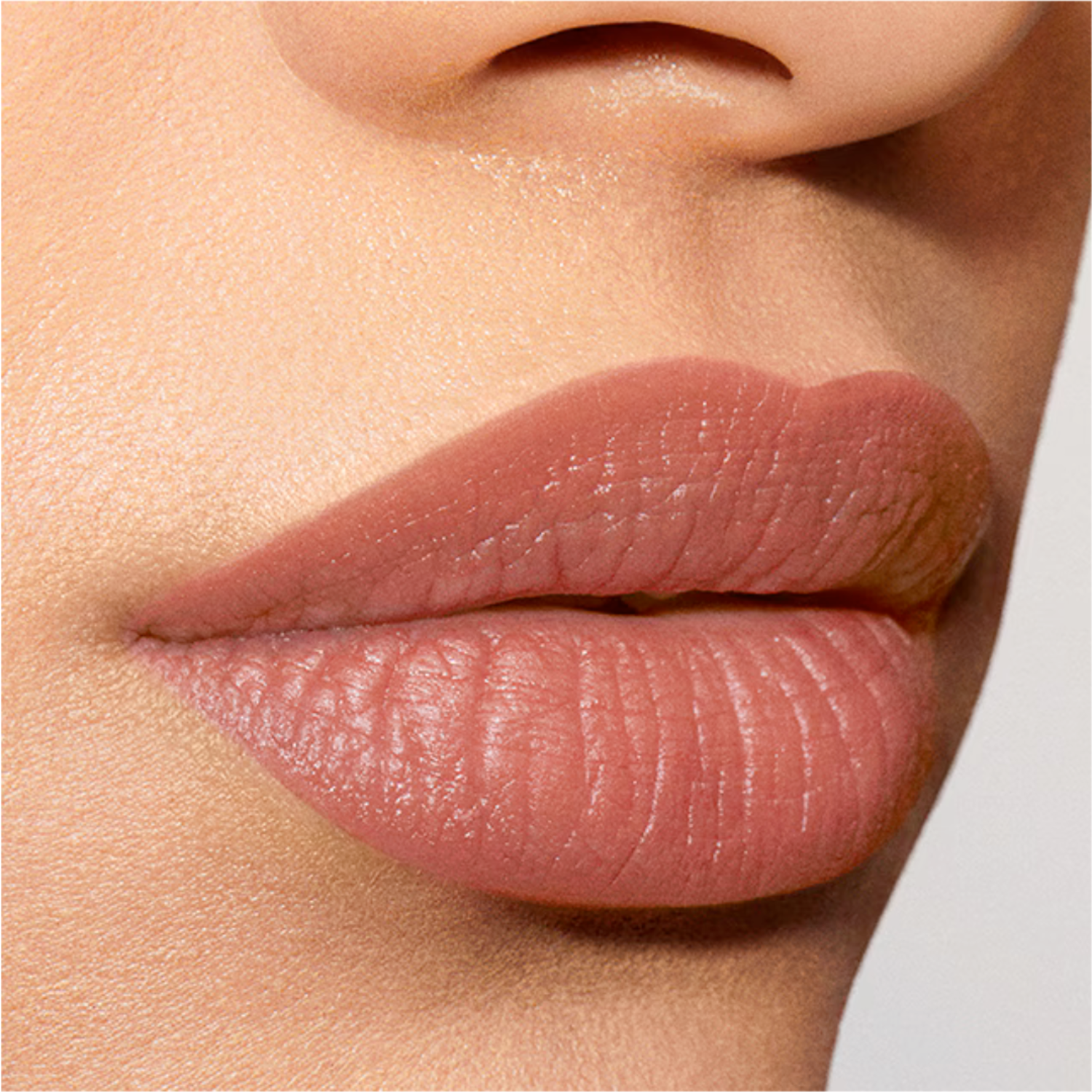 ESTEE LAUDER

エスティローダー ESTEE LAUDER Double Wear Sheer Long-Wear Foundation SPF 19 | Estée Lauder