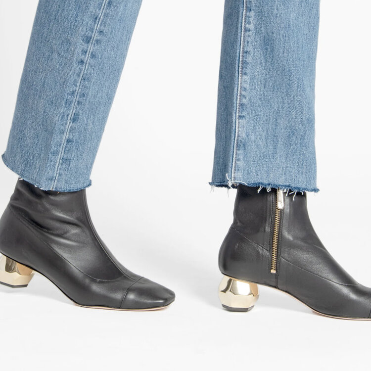 Frances Valentine Frances Valentine Marnie