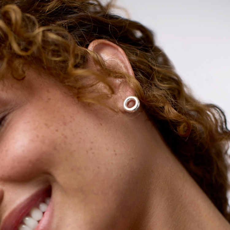 Julie Vos Julie Vos Silver Wave Circle Stud