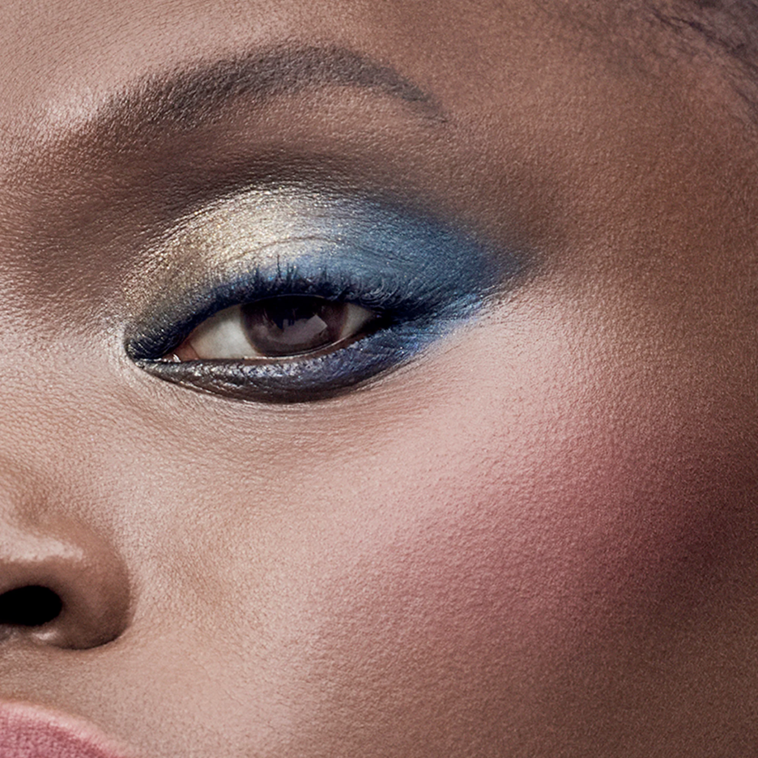 Estee Lauder The Sculpting Blush Untamed Plum - CK Collection