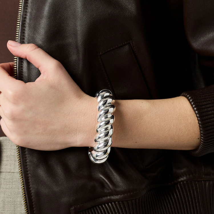 Julie Vos Julie Vos Silver Ravello Statement Hinge Bangle