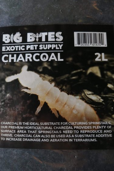 Big Bites Substrate for springtail culture 2 L Charcoal