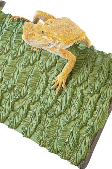 ReptiZoo Colour changing leaf tent hideout