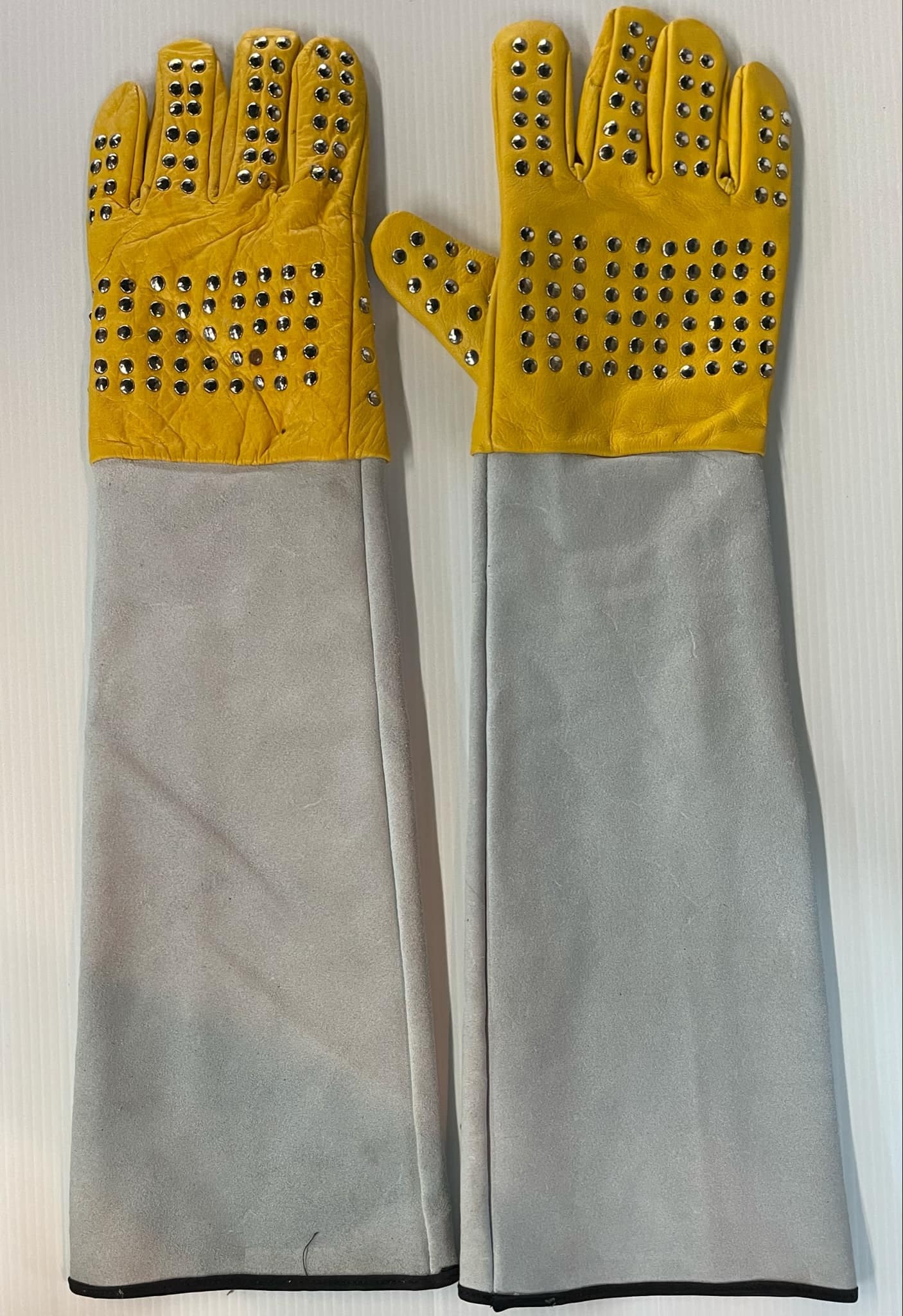 Terra  Tools Leather glove for handling