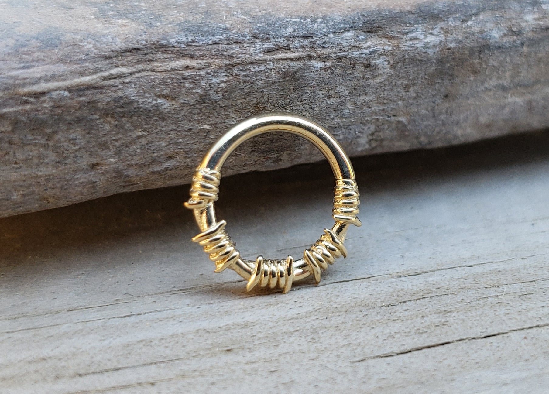 16g 5/16 "Barbed Wire" Seam Ring by Tawapa