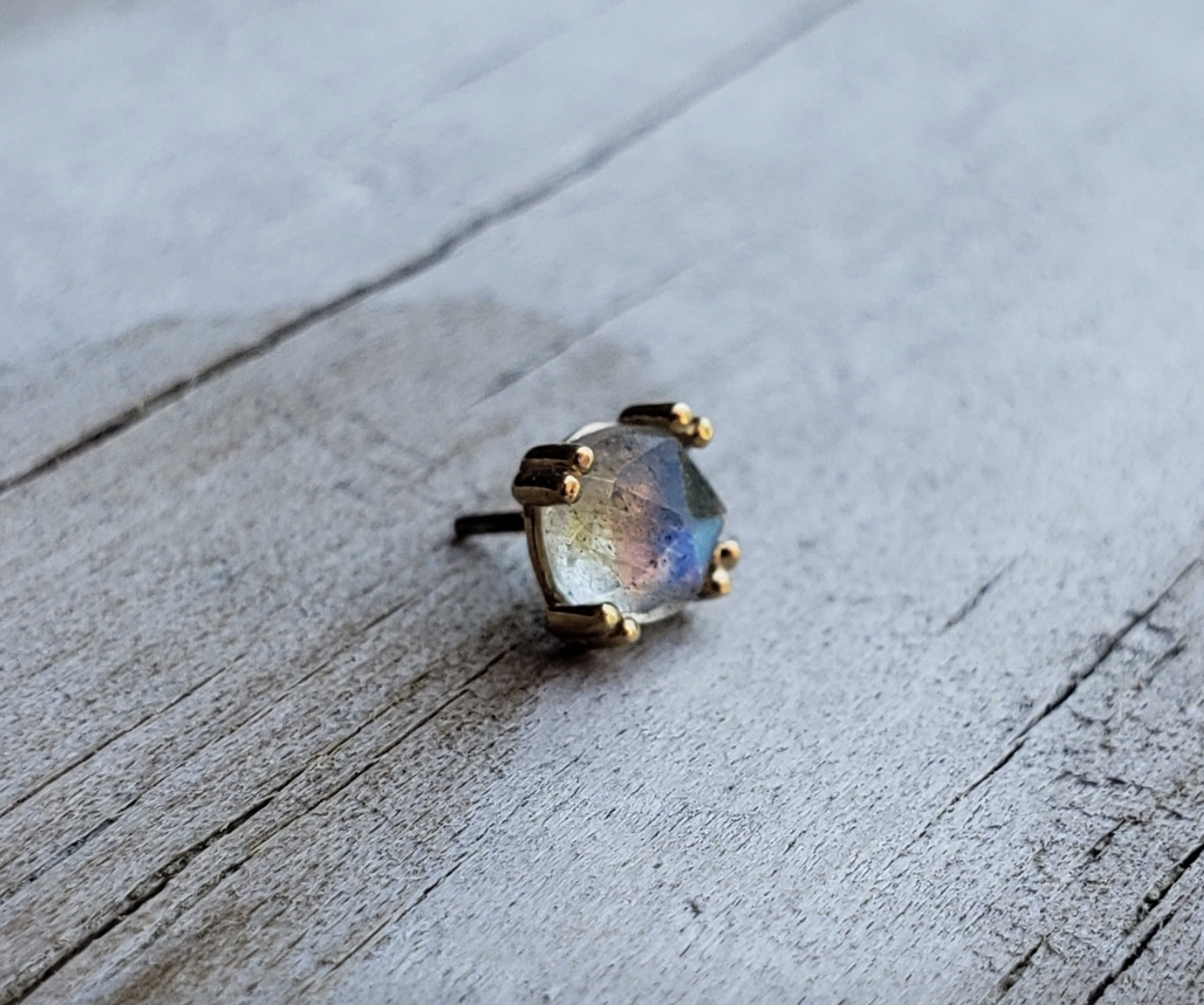 4mm "Double Prong Cabochon" with Rose Cut Labradorite by BVLA