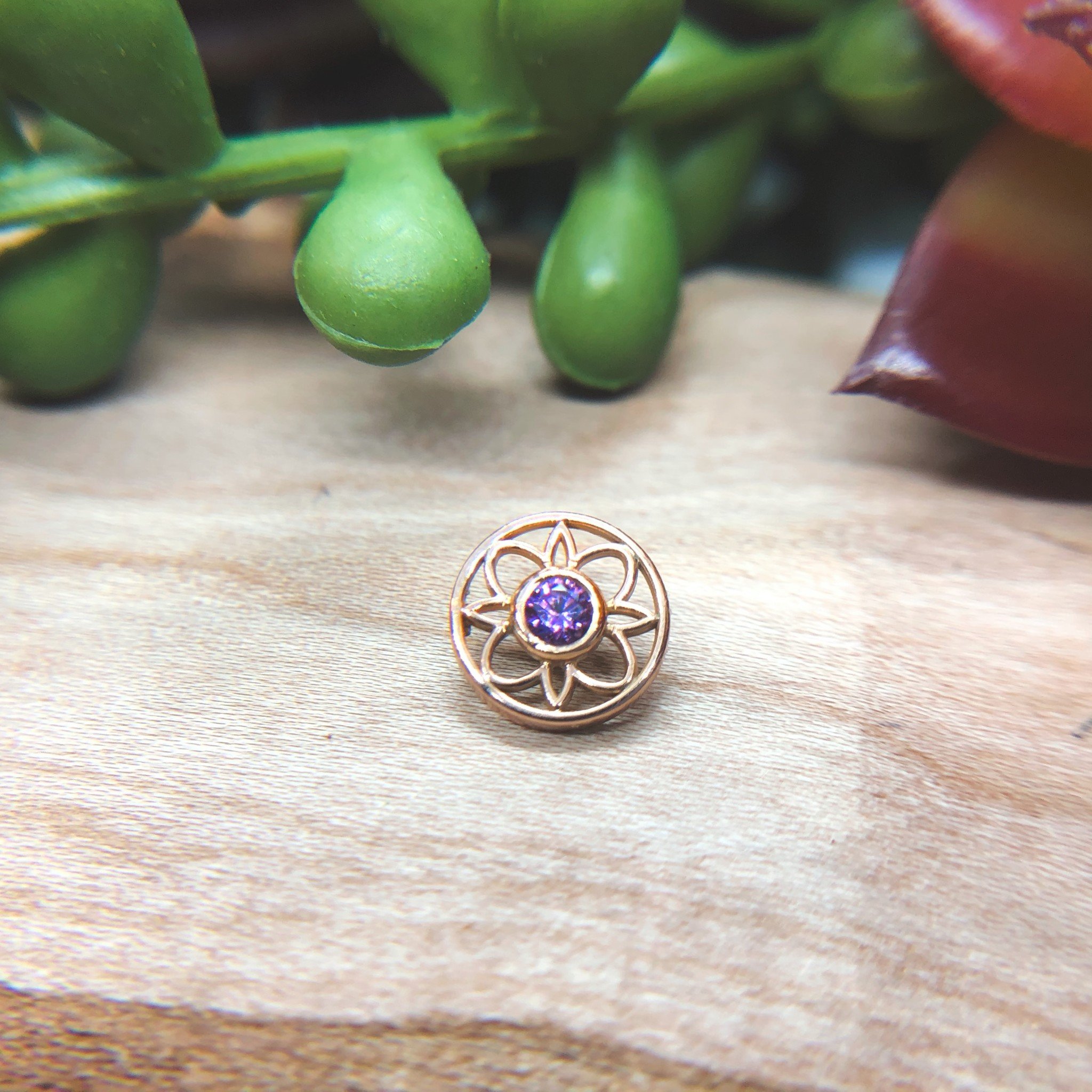 18/16g "Paloma Flower" with Amethyst by BVLA