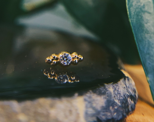 6-Bead Accent Bezel with CZ by Body Gems