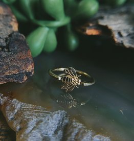 Bee Conch Ring | 16g 7/16 | Yellow Gold