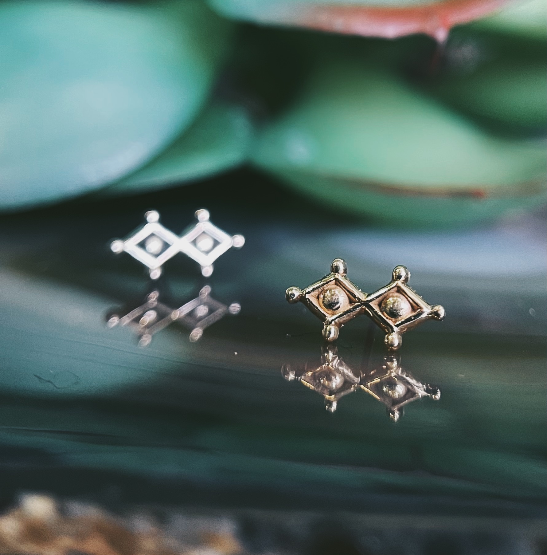 "Double Diamond" threadless end by Sacred Symbols