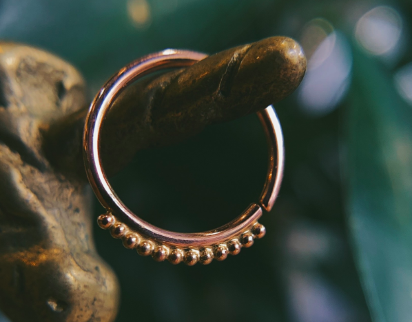 18g 5/16 Beaded Ring (rose gold) (seam ring)