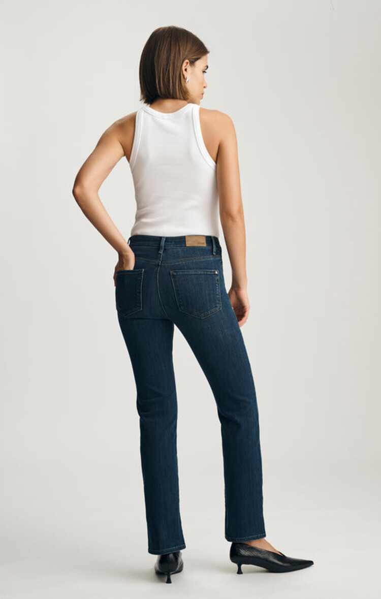 Mavi Kathleen Feather