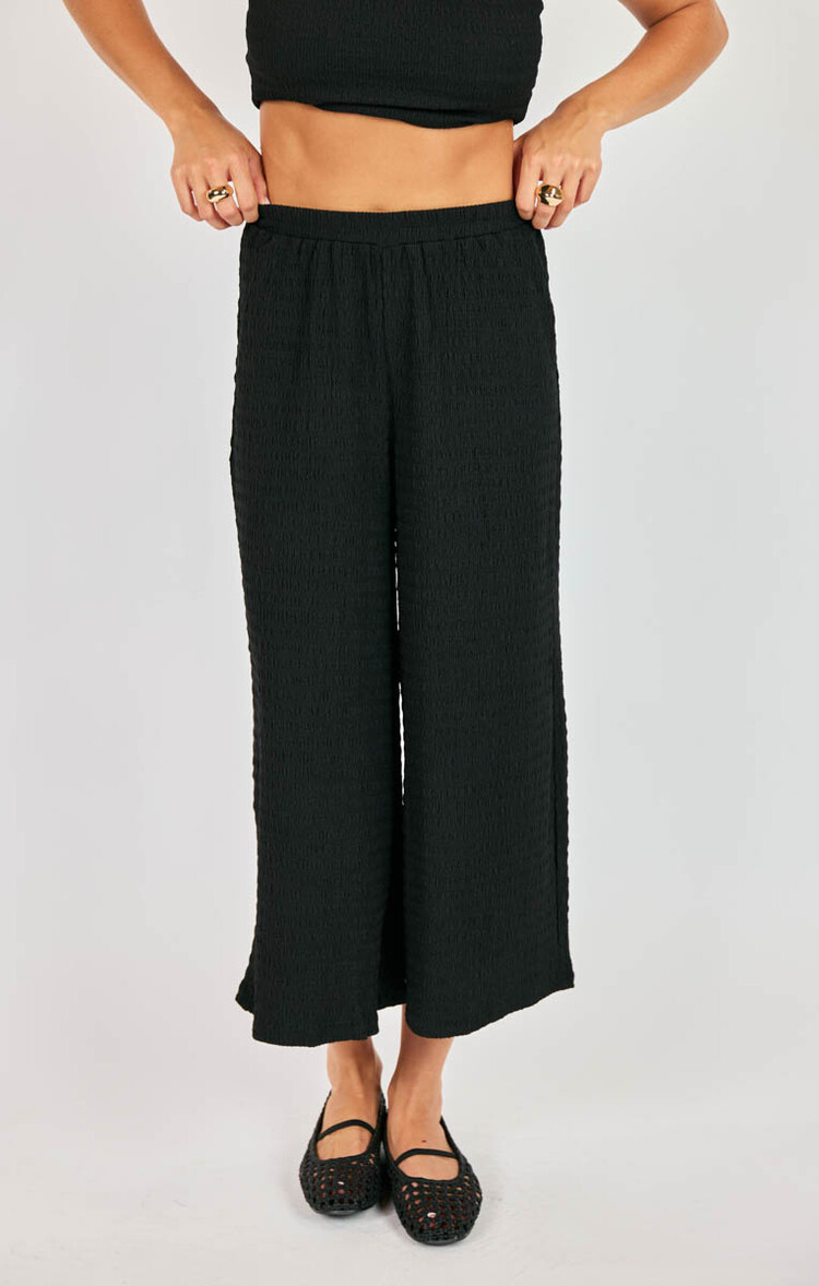 Sadie & Sage Howdy Textured Pants