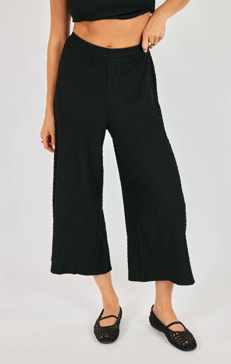 Sadie & Sage Howdy Textured Pants