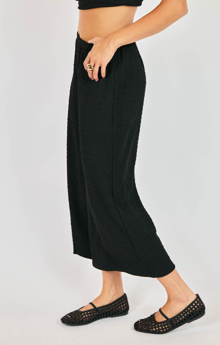 Sadie & Sage Howdy Textured Pants