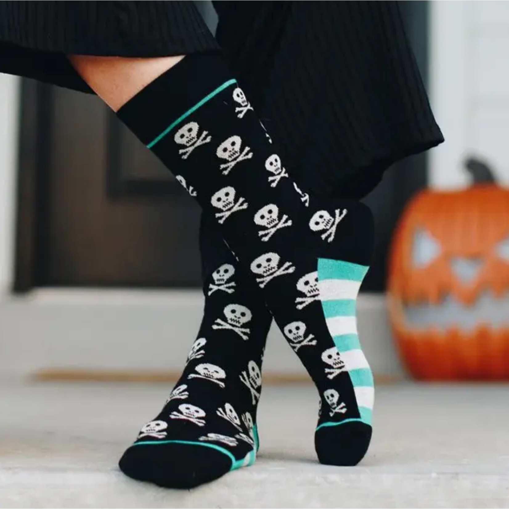 Woven Pear Skull and Crossbones Socks