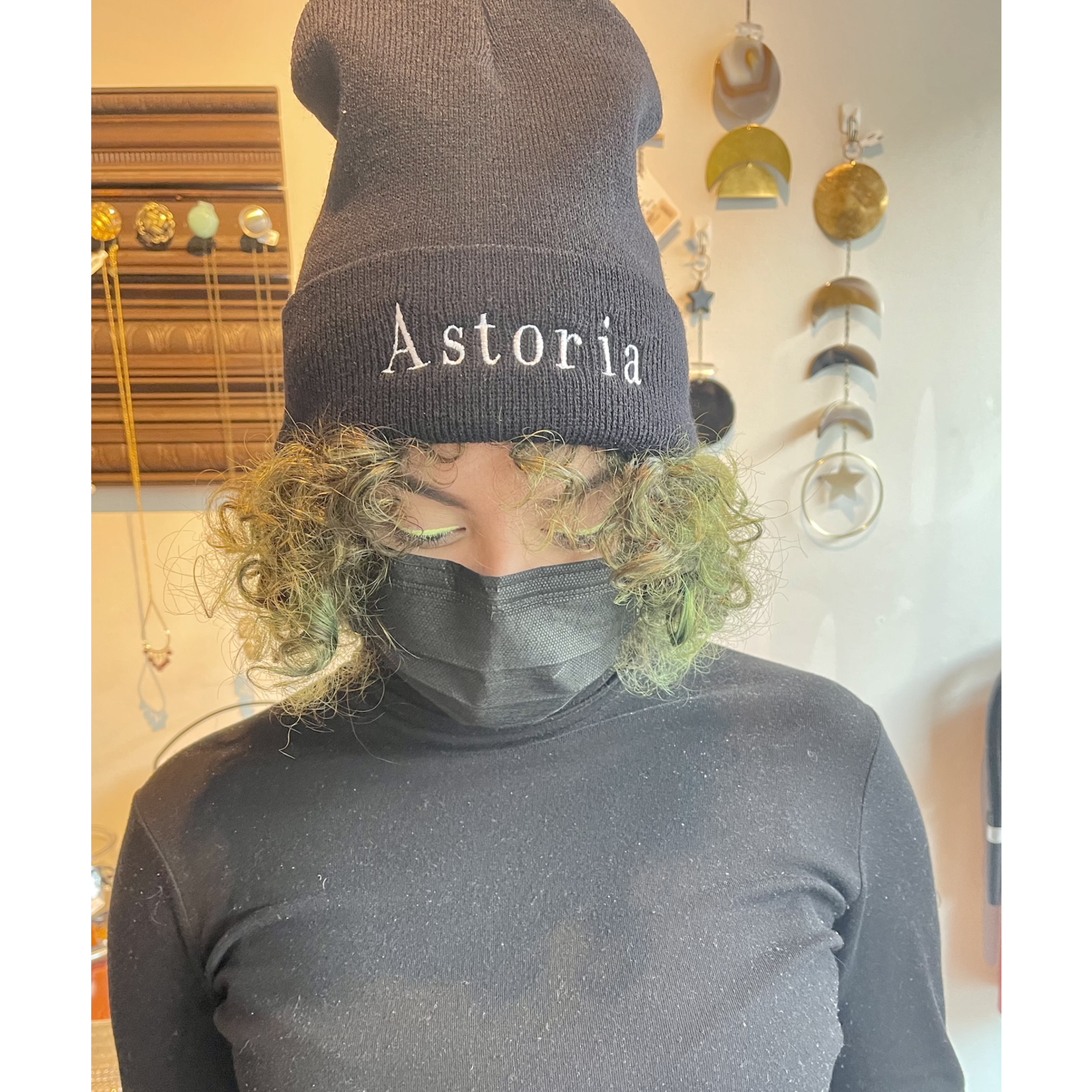 David & Young Astoria Beanie-Black