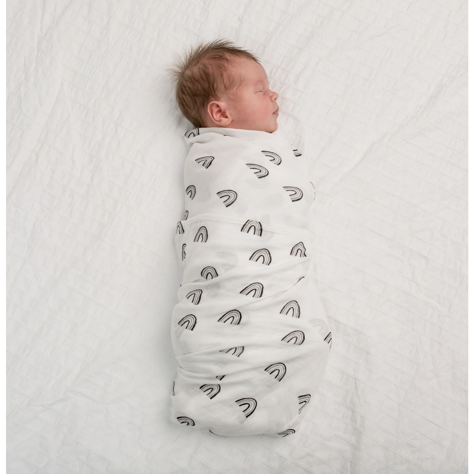 Lulujo Deluxe Bamboo Swaddle - Black Rainbow