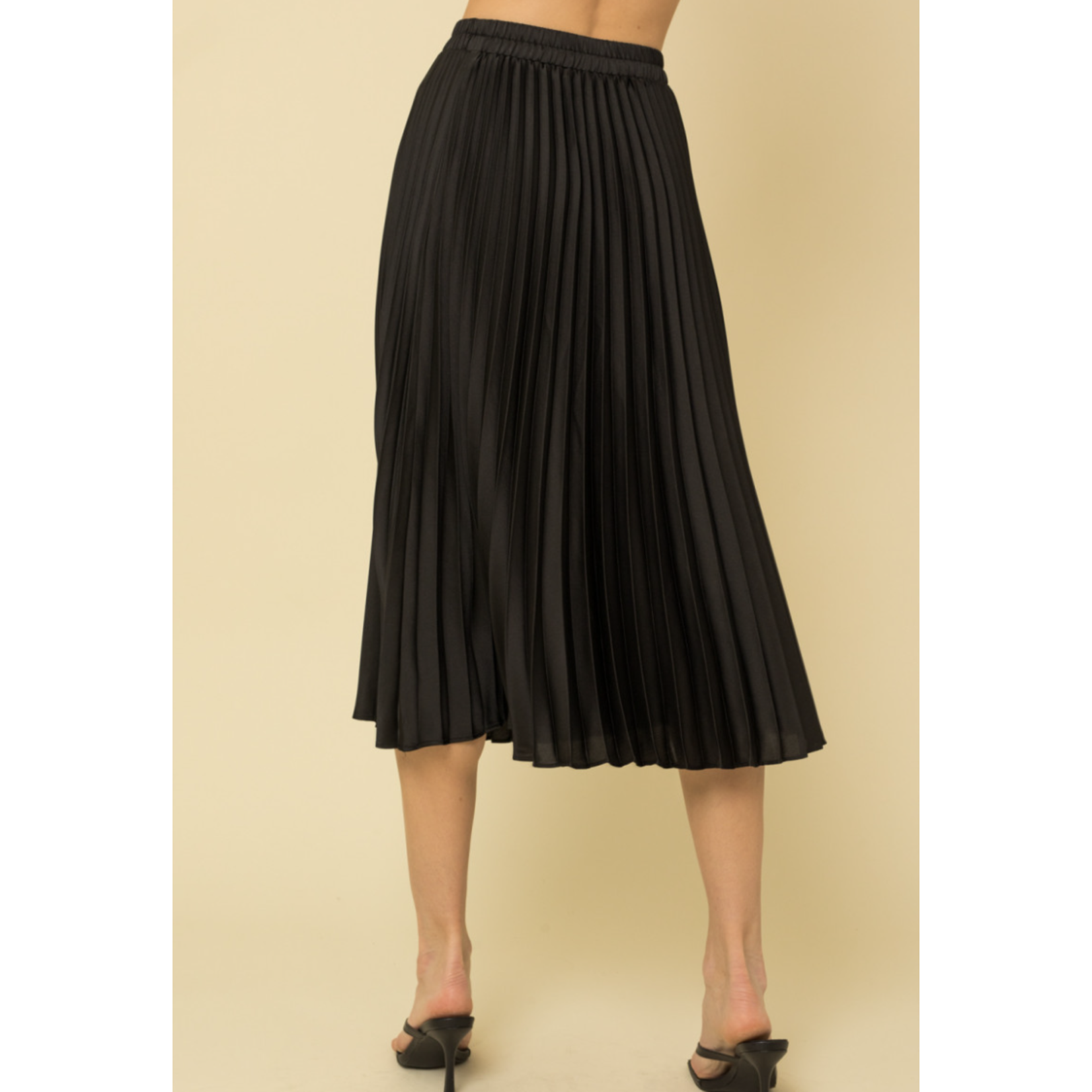 Gilli Inez Pleated Skirt-Black