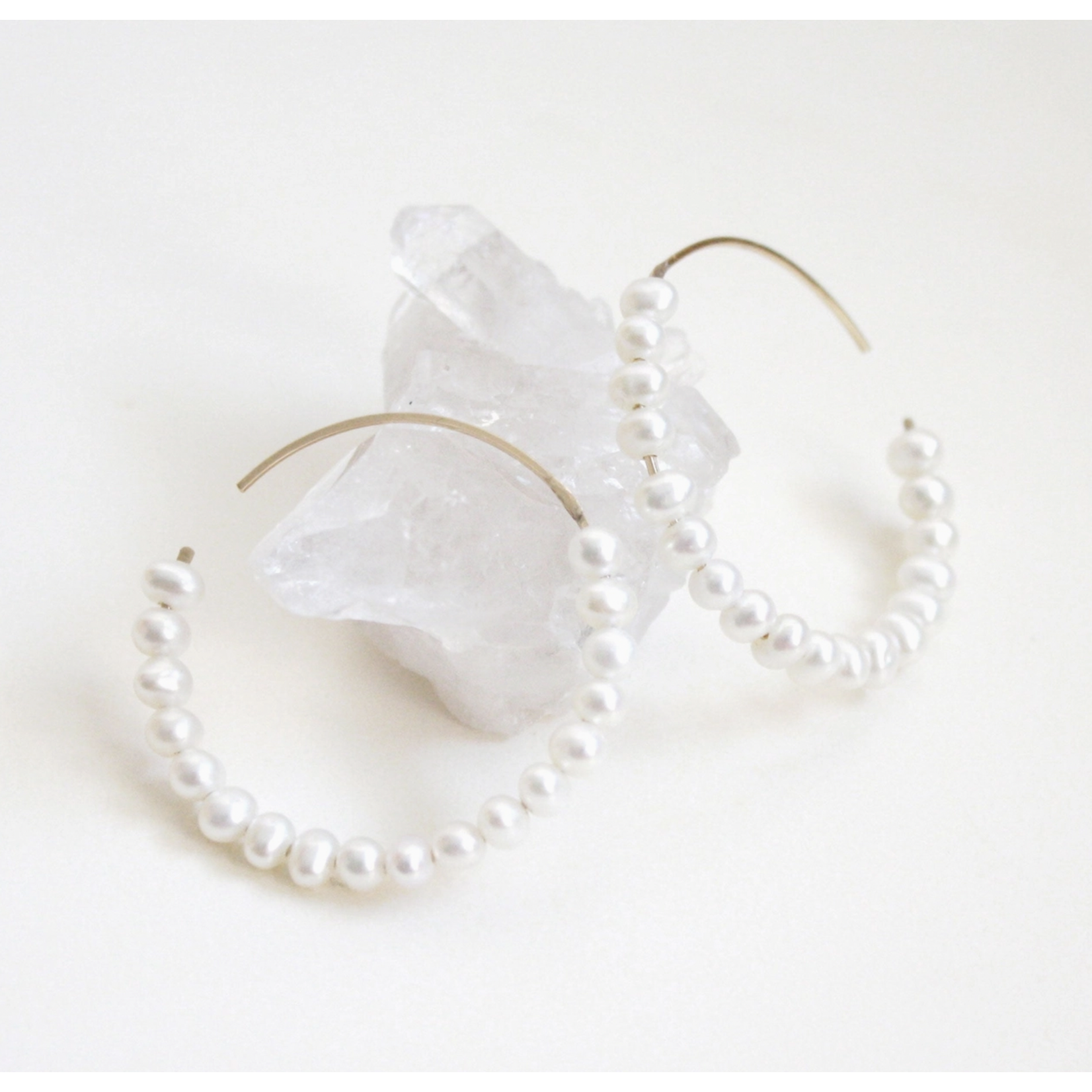 Hooks & Luxe Pearl Hoop Earrings - Large